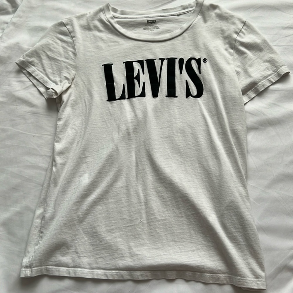 Levi’s what T-shirt. Size Women S.